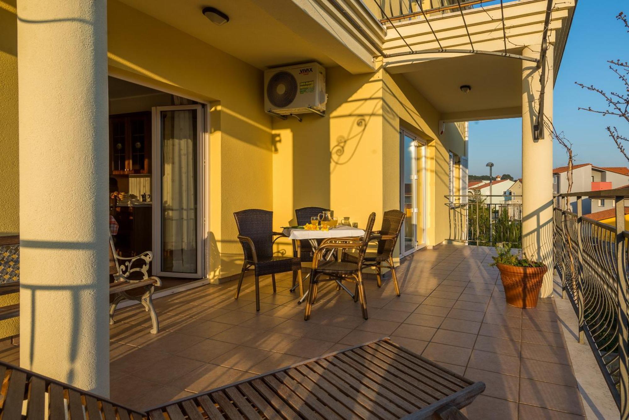 Apartment Majoran Pula Luaran gambar