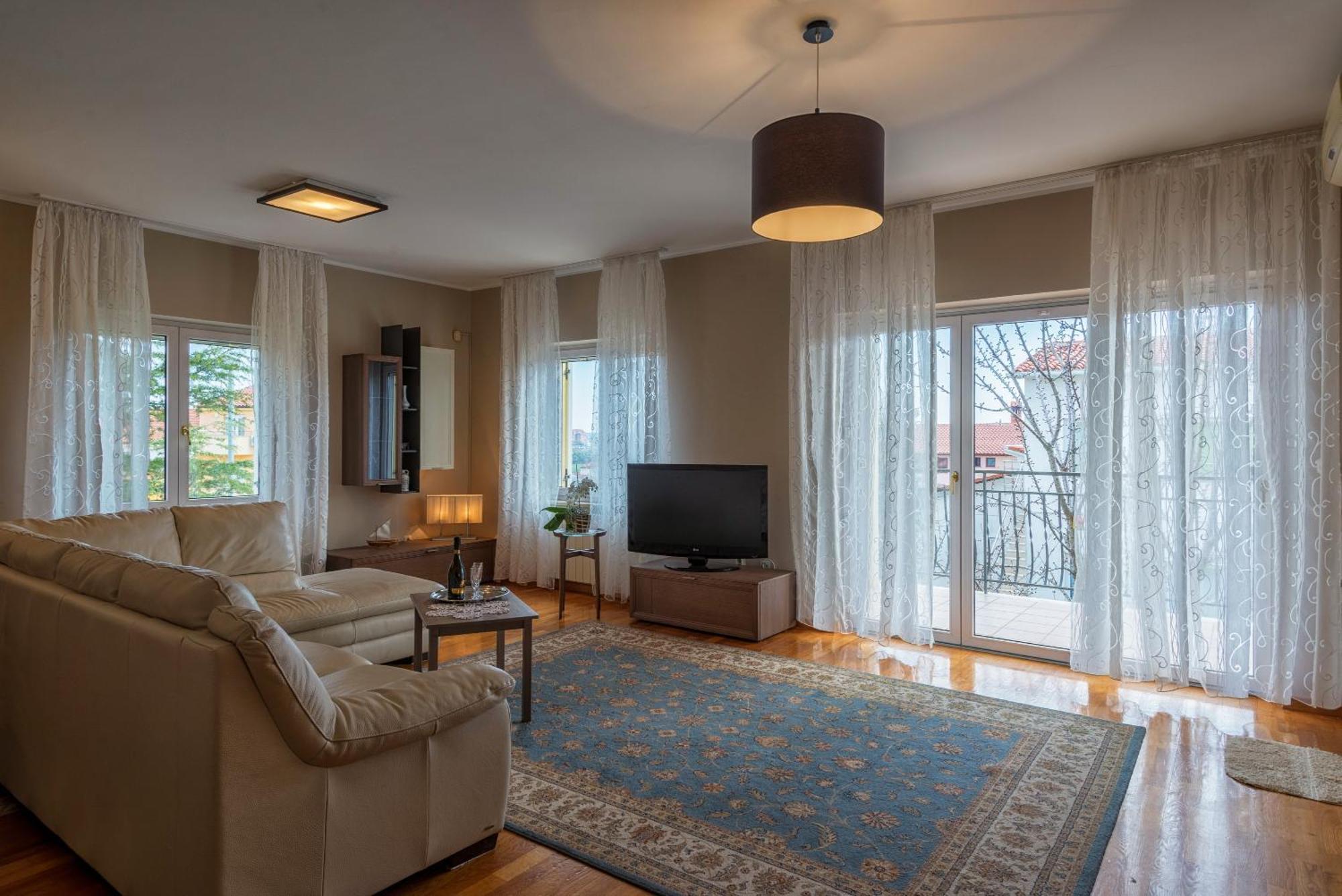 Apartment Majoran Pula Luaran gambar