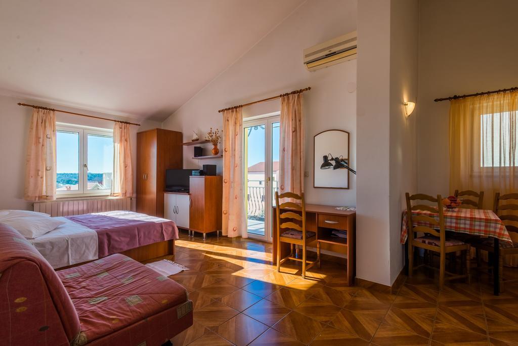 Apartment Majoran Pula Luaran gambar