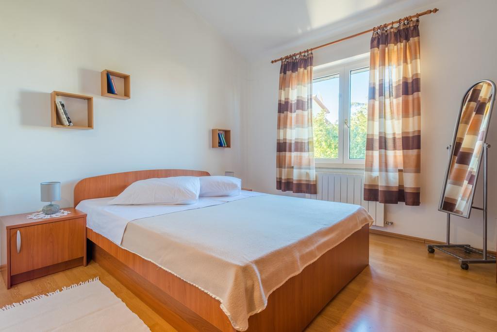 Apartment Majoran Pula Luaran gambar