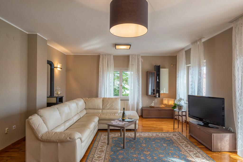 Apartment Majoran Pula Luaran gambar
