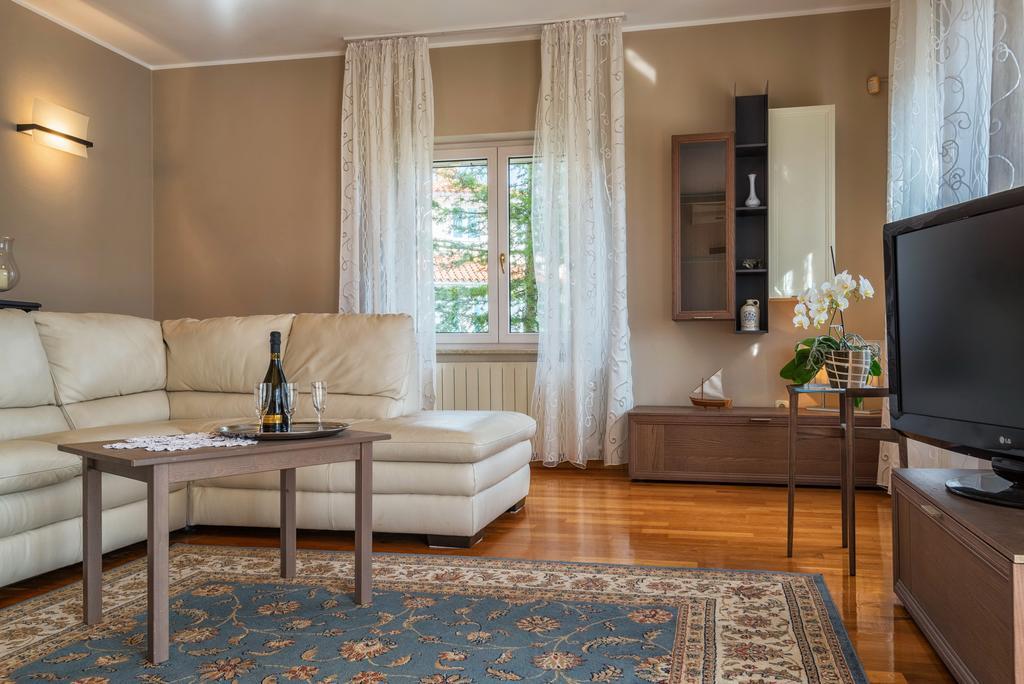 Apartment Majoran Pula Luaran gambar