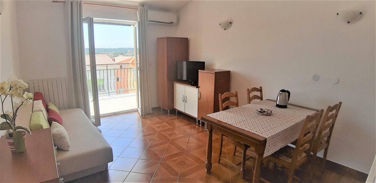 Apartment Majoran Pula Luaran gambar